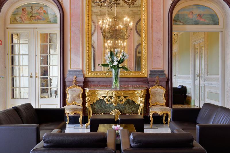 Pousada Palacio De Estoi - Small Luxury Hotels Of The World Extérieur photo The interior of the hotel