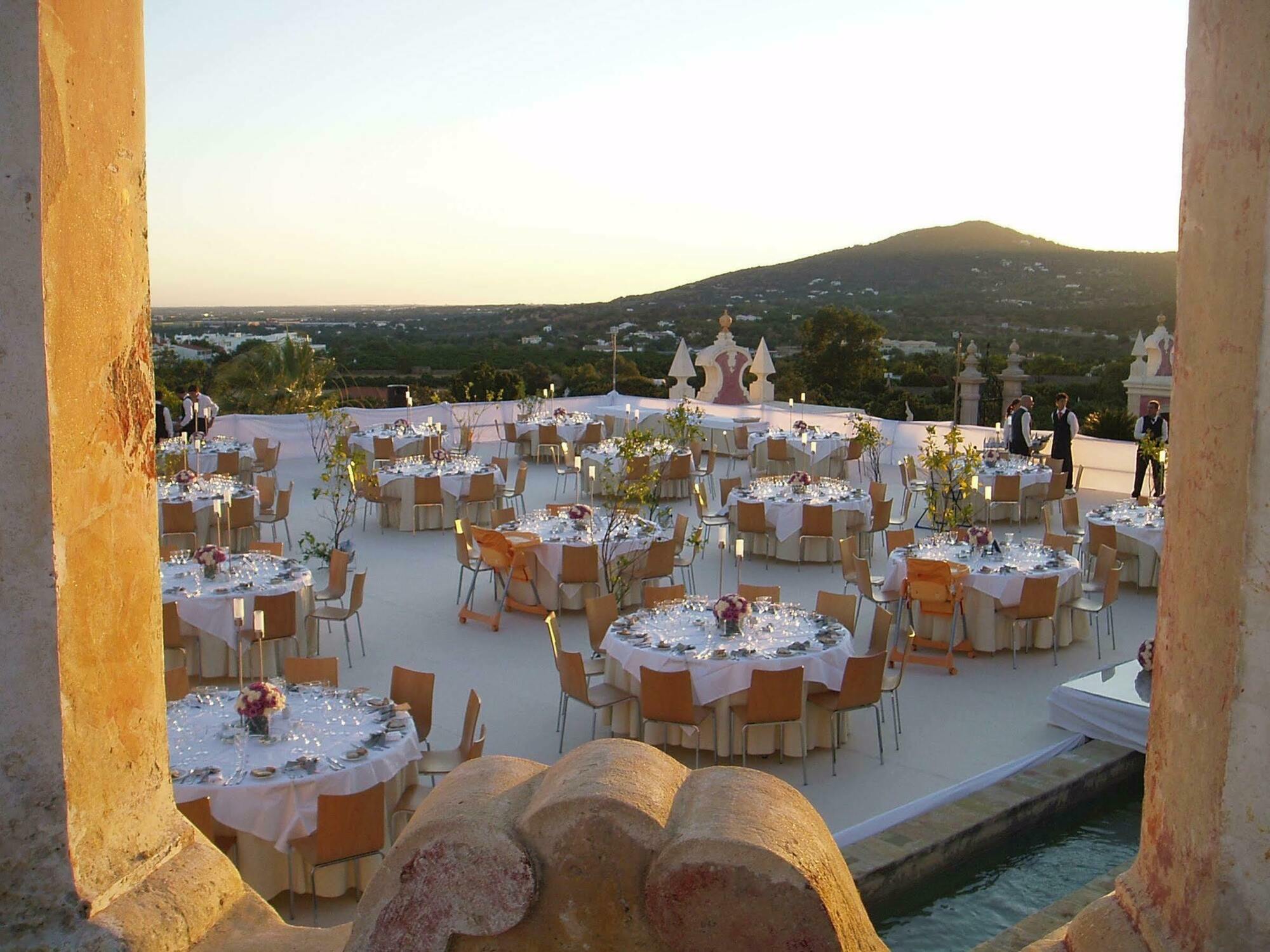 Pousada Palacio De Estoi - Small Luxury Hotels Of The World Extérieur photo Wedding reception at the La Cueva de los Verdes