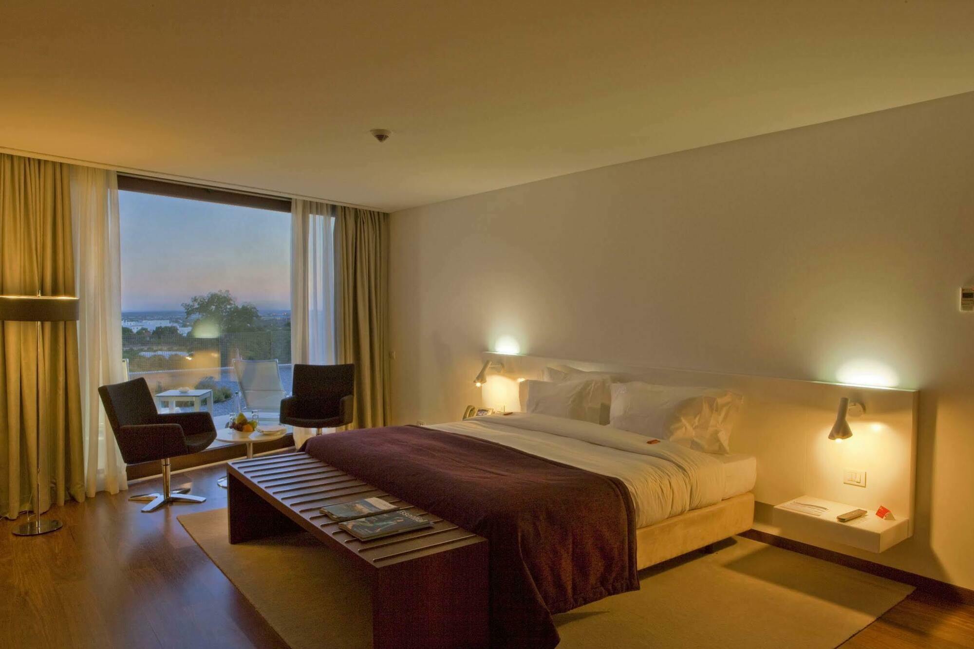 Pousada Palacio De Estoi - Small Luxury Hotels Of The World Extérieur photo A room at the hotel